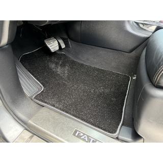 Tappetini tessili Deluxe (3 file, Nero) Nissan Patrol Y62 2010-2024 foto 1