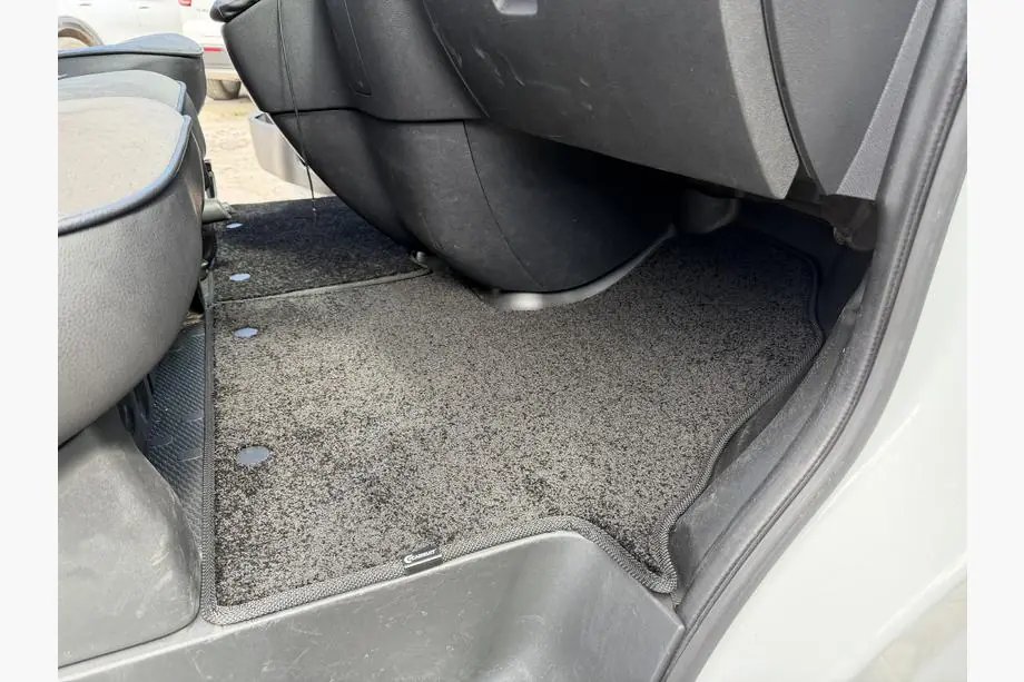 Nissan NV300/Primastar 2016- Tappetini tessili Deluxe (2 pz, nero) Foto 2