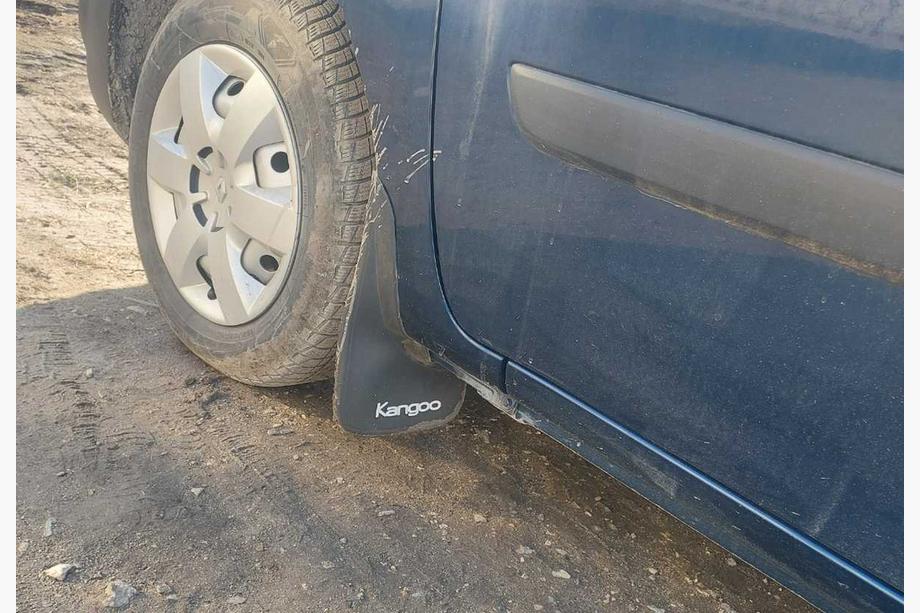 Renault Kangoo 2008–2020 Paraspruzzi anteriori Turchia (2 pz) Image