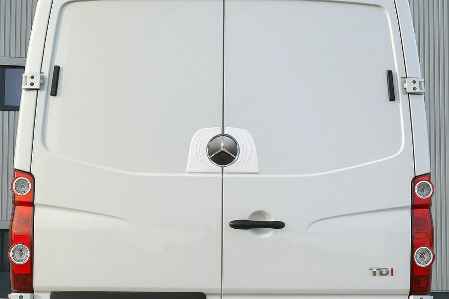 Mercedes Sprinter W906 2006–2018 Cornice logo posteriore (acciaio inox) Image