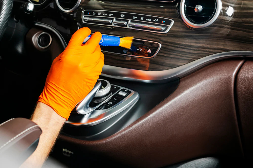 Con quale frequenza è possibile far revisionare la propria auto?