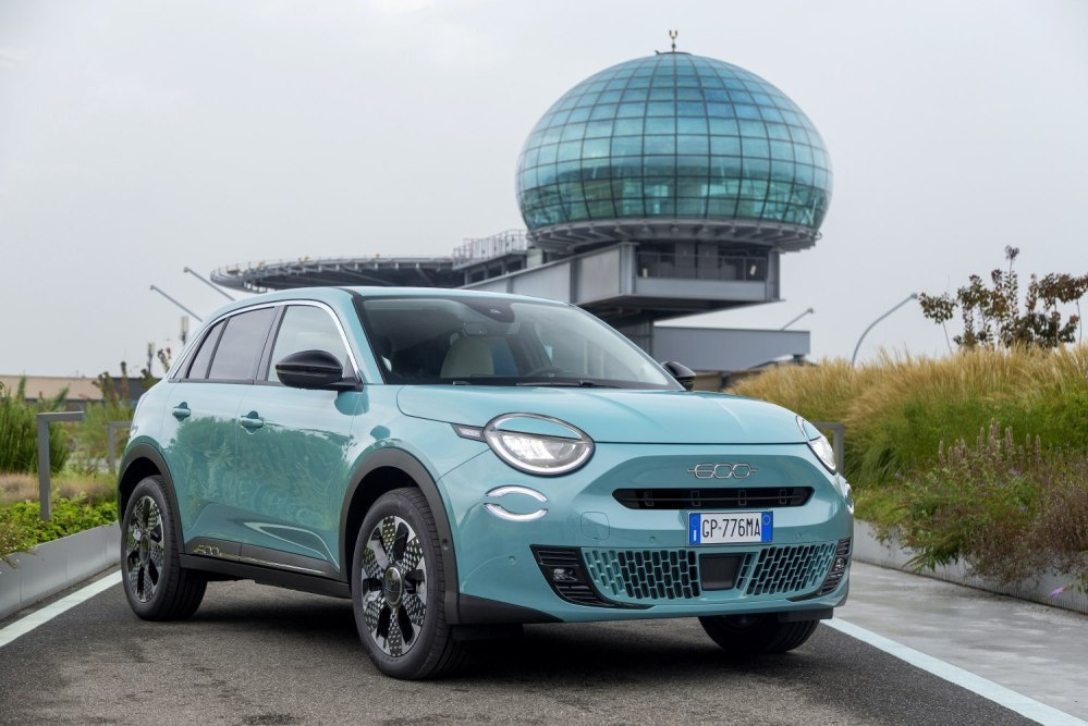 Recensione Fiat 600e: crossover elettrico elegante