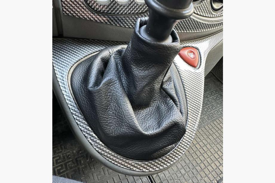 Opel Vivaro 2001–2015 Cuffia cambio in pelle Image