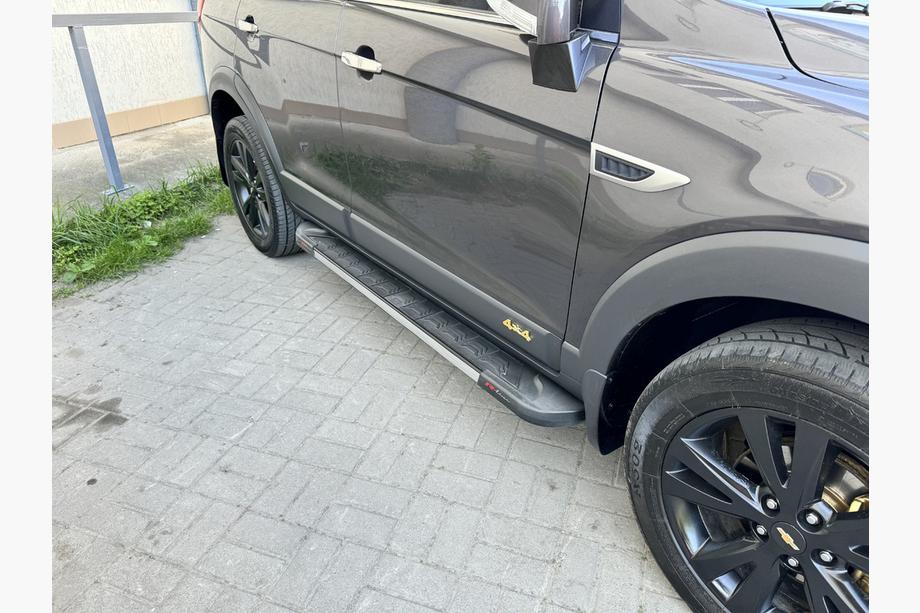 Chevrolet Captiva 2006-2019 Pedane Laterali RedLine V1 (2 pz, Alluminio) Image