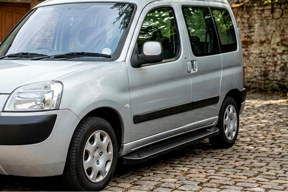 Peugeot Partner 1996-2008 Pedane Laterali Allmond Black (2 pz, Alluminio) Image