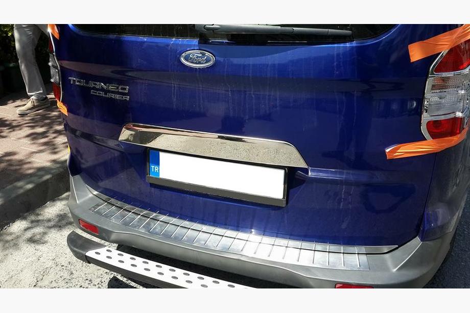 Ford Courier 2014-2023 Modanatura cromata sopra la targa (acciaio inox) Image