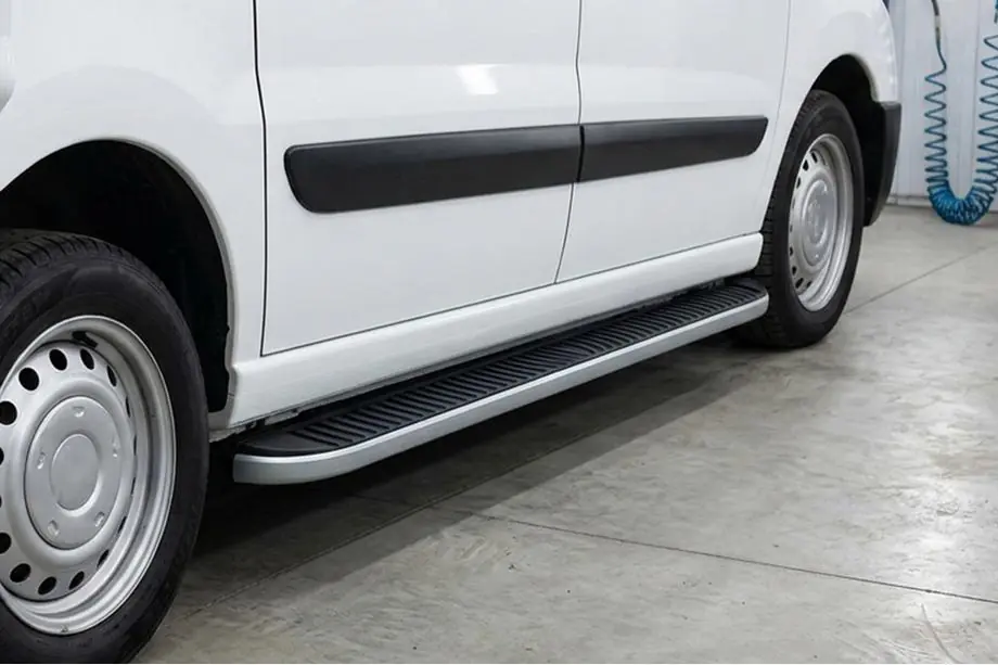Fiat Scudo 2007-2015 Pedane Laterali Tayga Grey (2 pz, Alluminio) Image