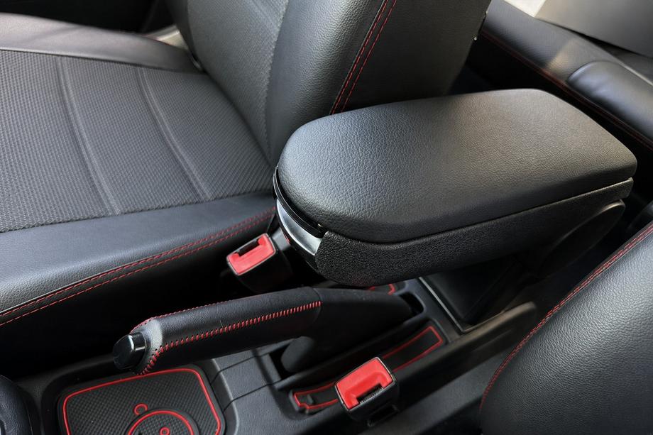 Volkswagen Polo 2010-2017 Bracciolo V-1 Niken Luxury Image
