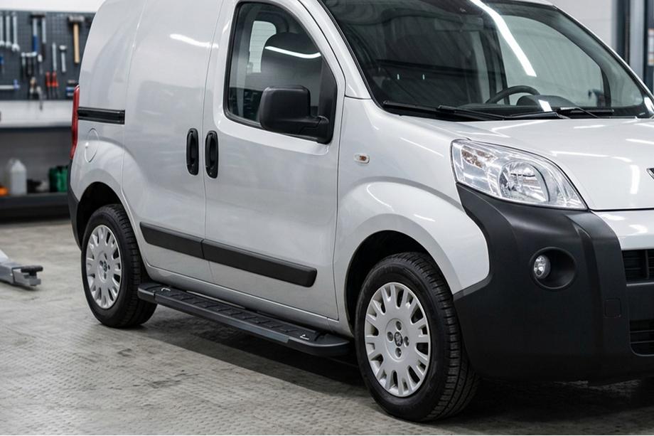 Citroen Nemo 2007-2017 Pedane Laterali RedLine Black (2 pz, Alluminio) Image