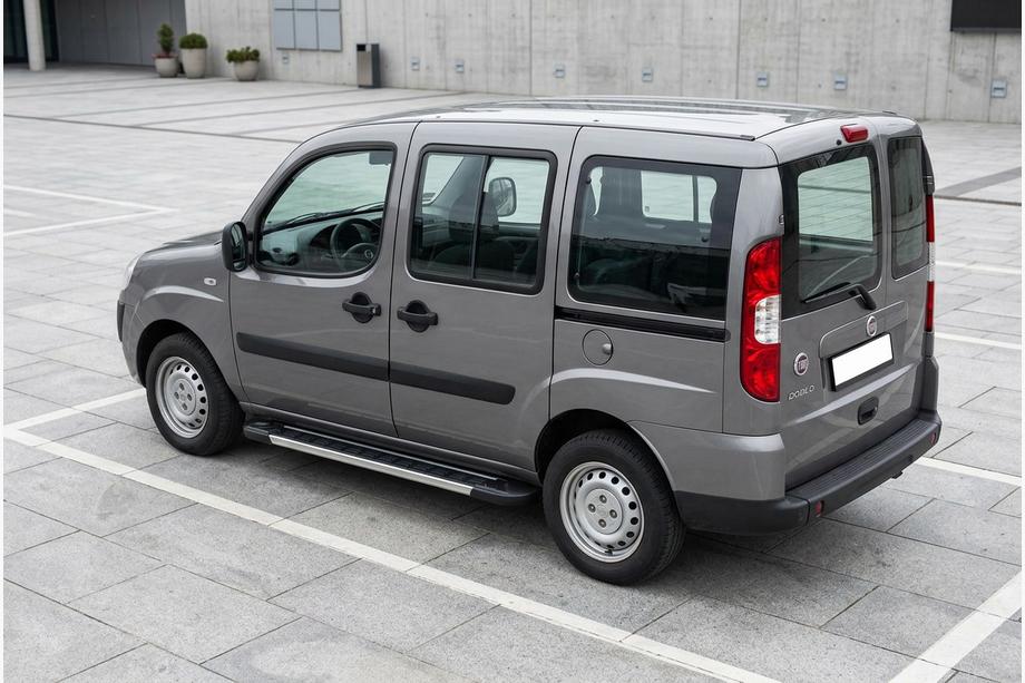Fiat Doblo I 2005-2010 Pedane Laterali RedLine V1 (2 pz, Alluminio) Image