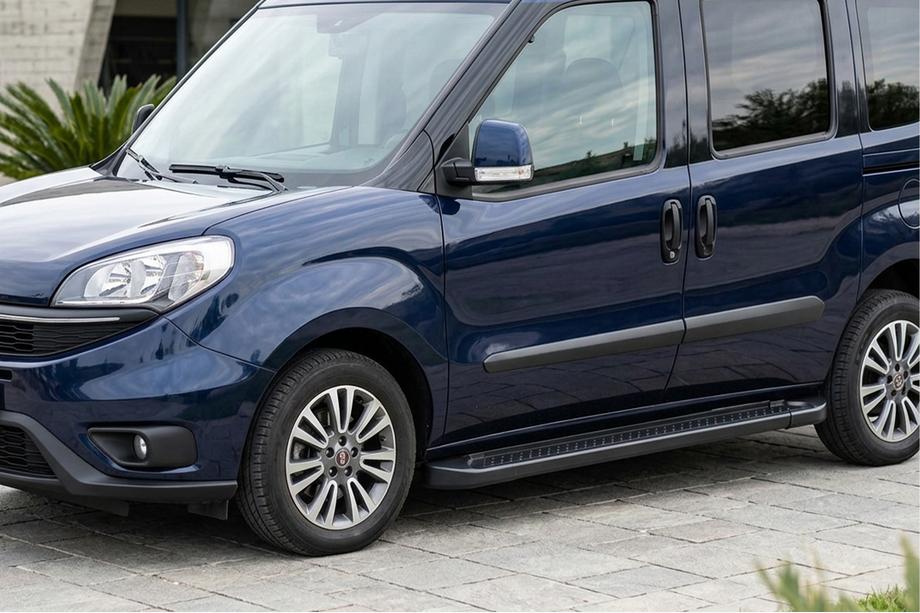 Fiat Doblo II 2010-2022 Pedane Laterali Allmond Black (2 pz, Alluminio) Image