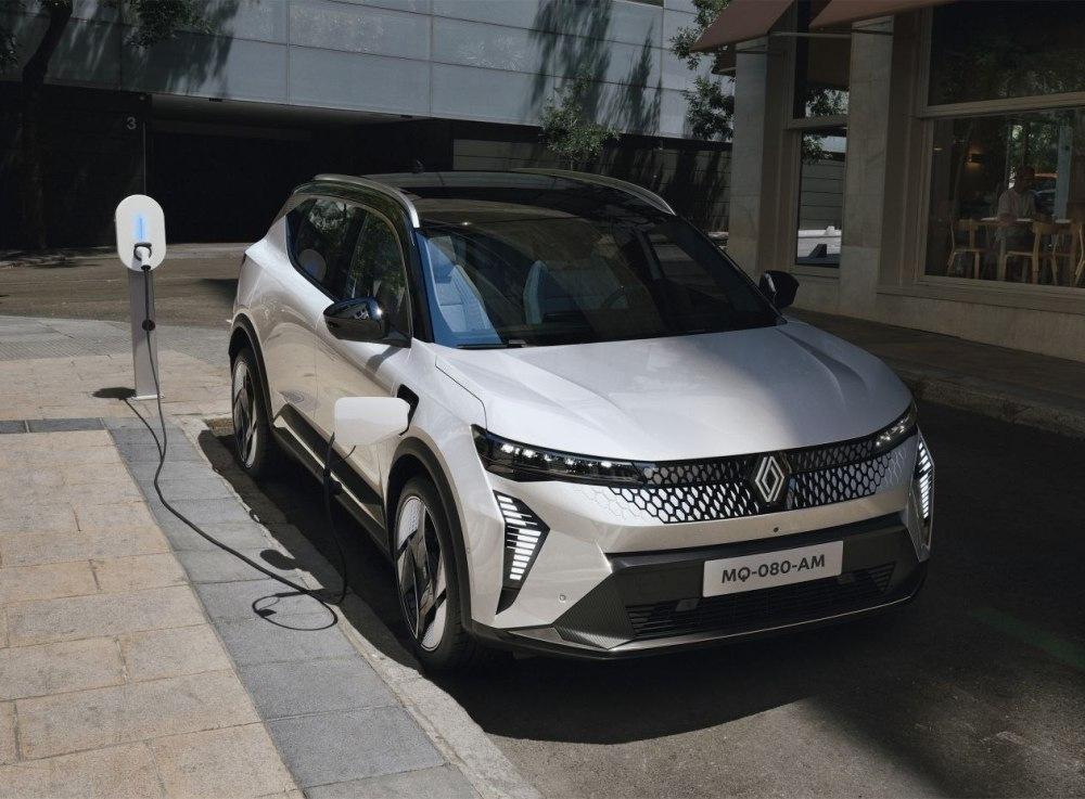 Renault Scenic E-Tech: SUV elettrico per la famiglia
