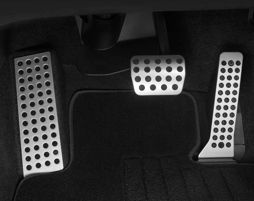 Perché hai bisogno di copripedali per la tua auto?