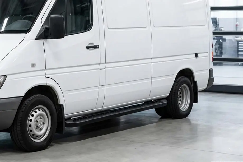 Volkswagen LT 1995-2006 Pedane Laterali Allmond Black (2 pz, Alluminio) Image