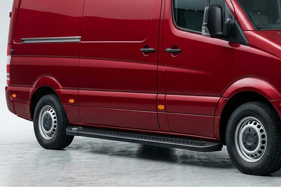 Volkswagen Crafter 2006-2016 Pedane Laterali Allmond Black (2 pz, Alluminio) Foto 1