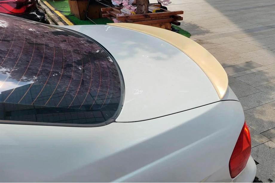 BMW 3 Series E90/E91 2005-2011 Spoiler MP-Style (per E90, primerizzato per verniciatura) Image