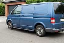 Volkswagen T5 Multivan 2003–2010 Pedane Laterali Bosphorus Black (2 pz, Alluminio) Passo Lungo foto 1