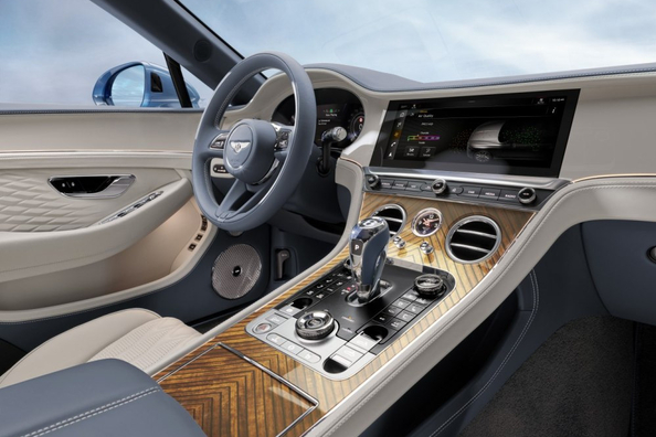 Recensione della Bentley Continental GT 2025: lusso e potenza da coupé Foto 4