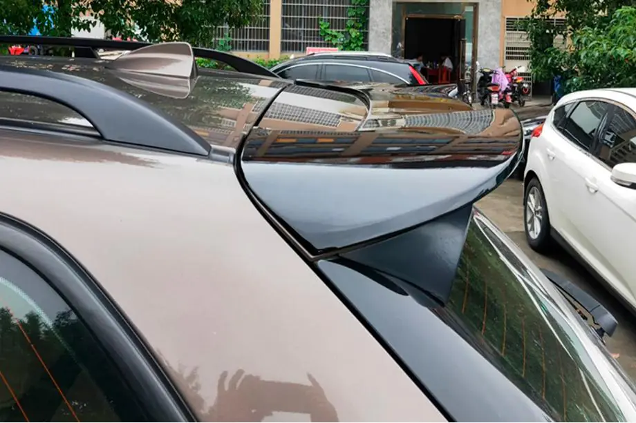 BMW X5 E70 2007-2013 Spoiler (Nero Lucido) Foto 1