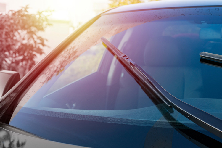 Vetri atermici per auto: cos’è e come funziona?