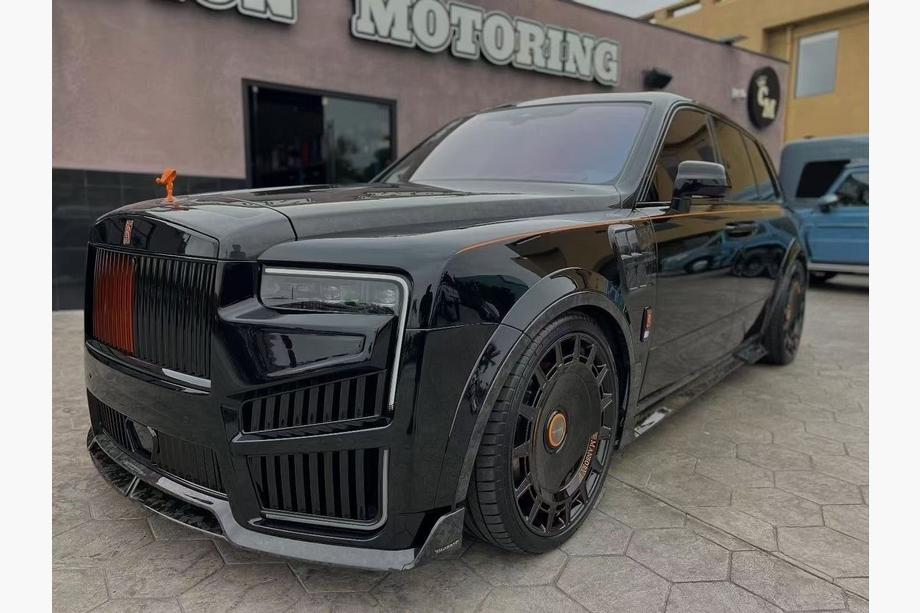 Rolls-Royce Cullinan 2018- Kit Restyling 2024 MNSR Carbon Image