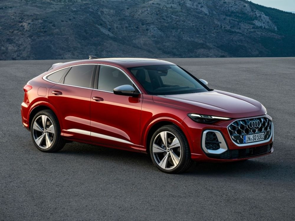 Audi SQ5 Sportback: crossover ibrido sportivo