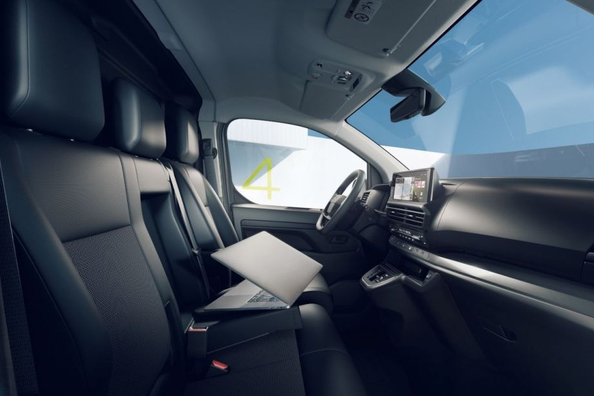 Recensione Opel Vivaro: furgone diesel aggiornato Foto 5