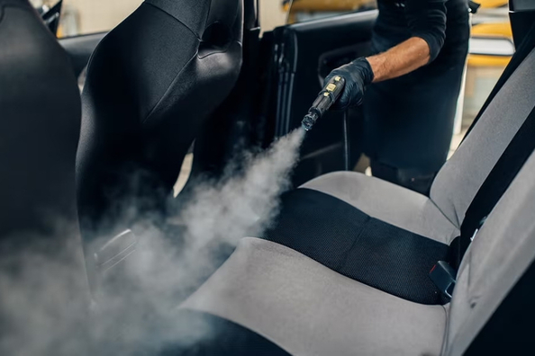 Come pulire gli interni dell’auto incrostati di fumo?