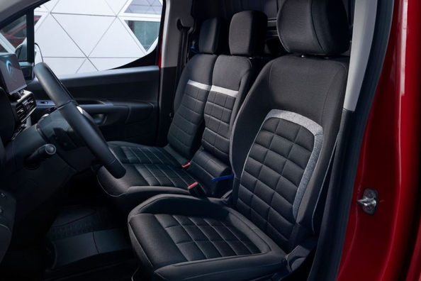 Recensione Citroen Berlingo Van: restyling del 2024 Foto 5