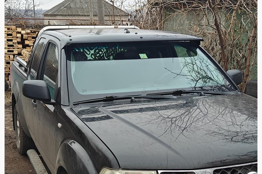 Nissan Navara 2006-2015 Visiera parabrezza (su telaio) Image