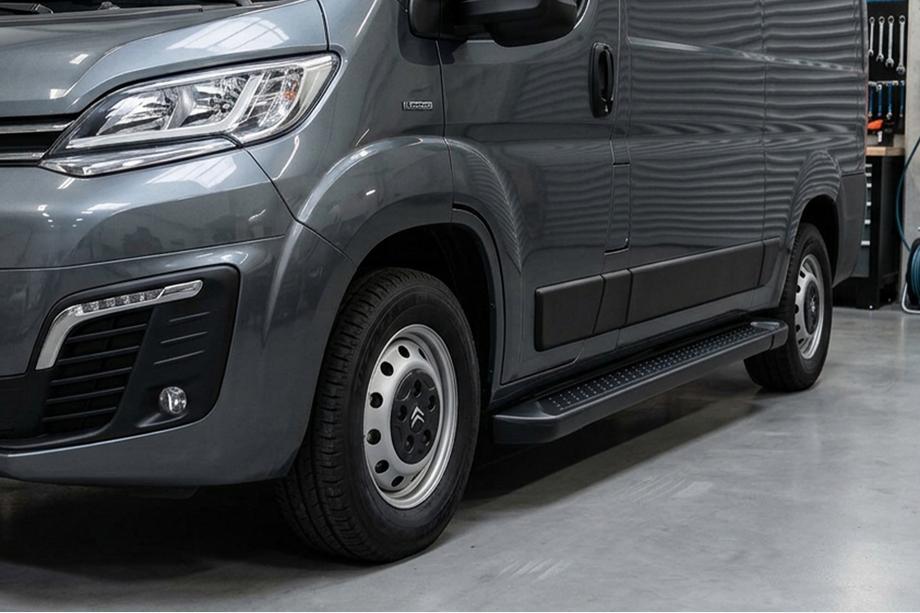 Fiat Ducato 2006-2025 Pedane Laterali Allmond Black (2 pz, Alluminio) Image