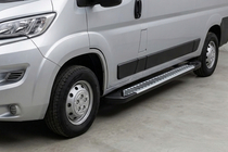 Fiat Ducato 2006-2025 Pedane Laterali Line (2 pz, Alluminio) foto 1