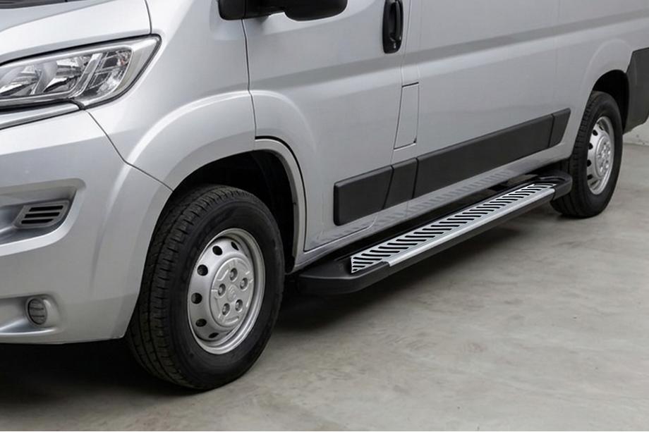 Fiat Ducato 2006-2025 Pedane Laterali Line (2 pz, Alluminio) Image