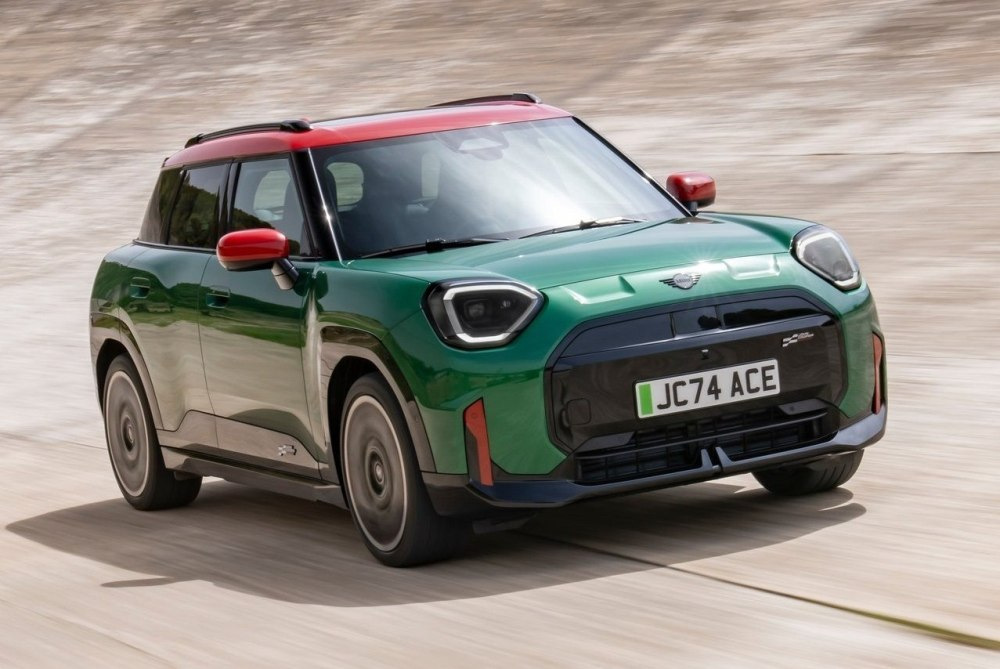 Recensione della MINI John Cooper Works Aceman Electric 2025