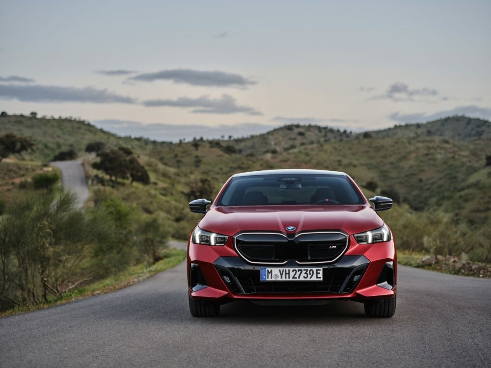 Recensione della berlina BMW i5 M60 sovralimentata