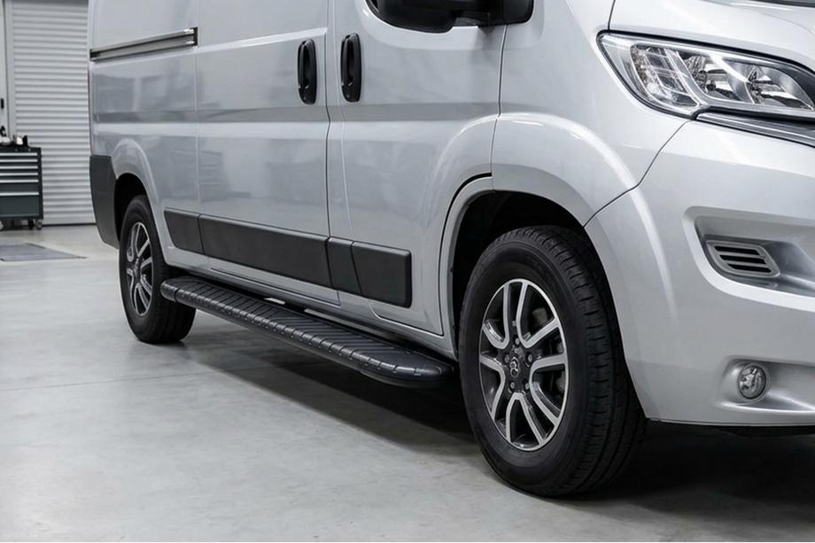 Fiat Ducato 2006-2025 Pedane Laterali Bosphorus Black (2 pz, Alluminio) Image