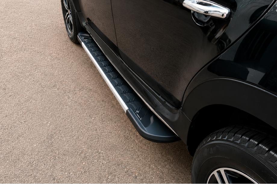 Dacia Duster 2008-2018 Pedane Laterali RedLine V1 (2 pz, Alluminio) Image