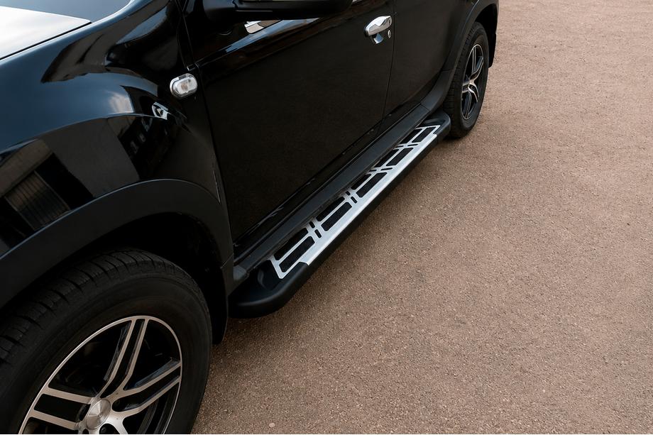 Renault Duster 2008–2017 Pedane Laterali Sunrise (2 pz, Alluminio) Image