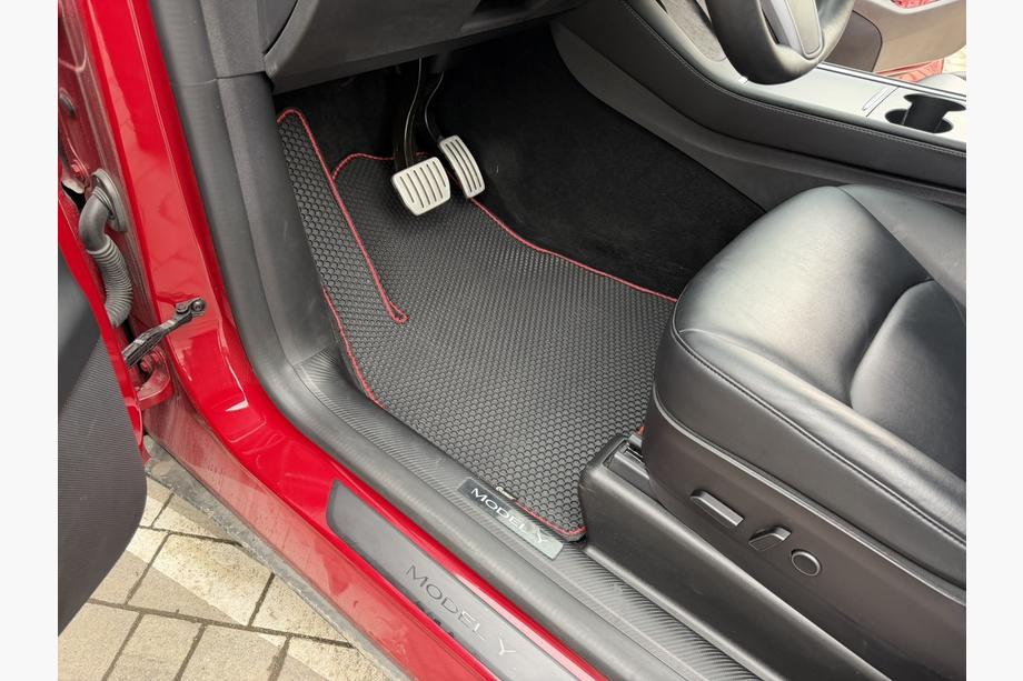 Tesla Model Y 2020- Tappetini in gomma Carsuit (2020-2024, neri) Foto 5