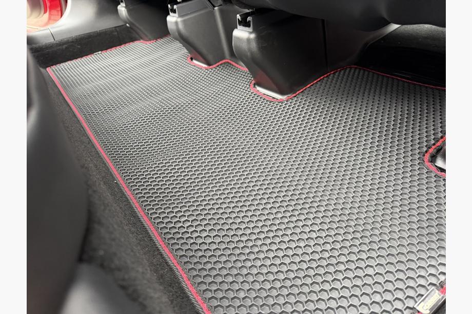 Tesla Model Y 2020- Tappetini in gomma Carsuit (2020-2024, neri) Foto 13