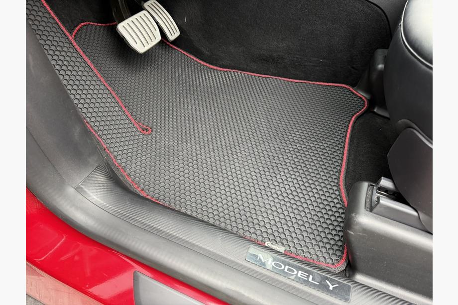 Tesla Model Y 2020- Tappetini in gomma Carsuit (2020-2024, neri) Foto 1