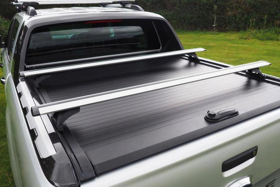 Come scegliere una tenda a rullo per un pick-up: una guida pratica