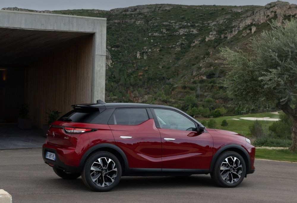 Recensione DS 3 E-Tense: specifiche tecniche, equipaggiamento, foto