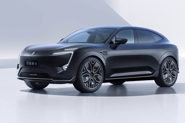 Recensione di Avatr 11 REEV 2025: SUV ibrido di lusso