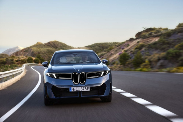 Recensione della nuova BMW iX3 2026: l’era elettrica della Neue Klasse Foto 2