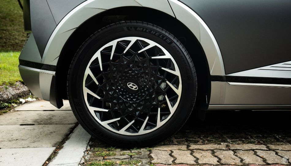 Le dimensioni delle ruote influiscono sull’autonomia di un’auto elettrica?