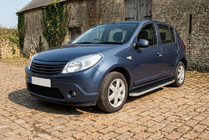 Dacia Sandero 2007-2013 Pedane Laterali Tayga (2 pz, Alluminio) foto 1