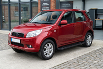 Daihatsu Terios 2006-2017 Pedane Laterali RedLine Black (2 pz, Alluminio) foto 1