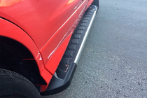 Ford Kuga/Escape 2013-2019 Pedane Laterali RedLine V1 (2 pz, Alluminio) foto 1
