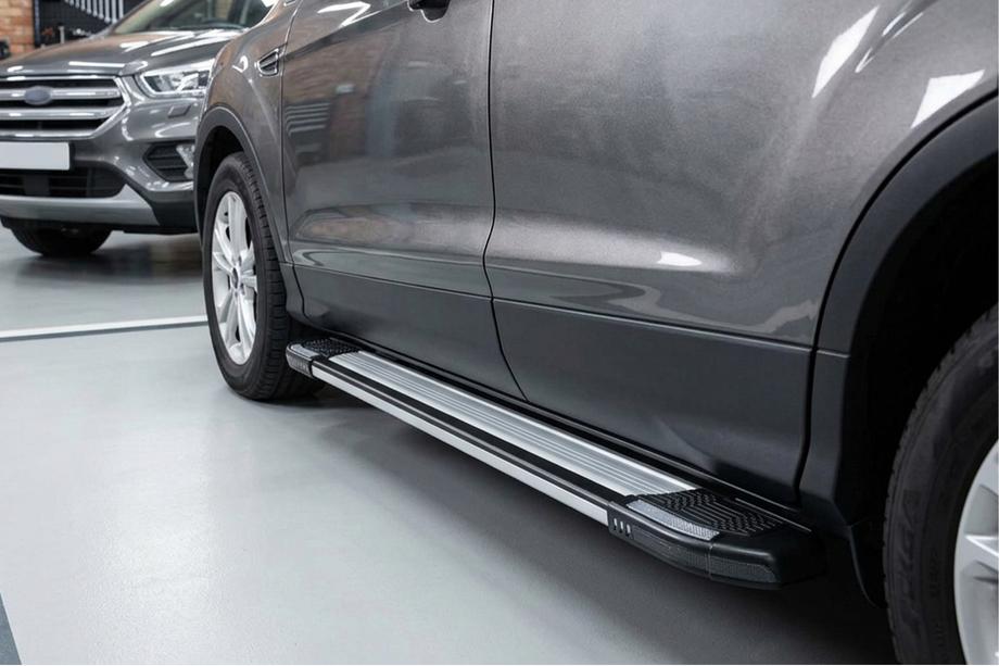 Ford Kuga/Escape 2013-2019 Pedane Laterali Rainbow (2 pz, Alluminio) Image
